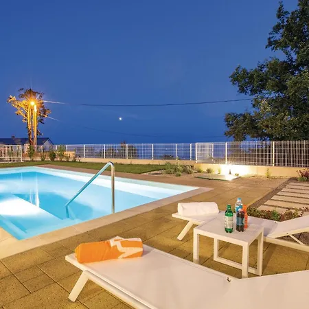 In With Sauna بيت للعطل Veprinac