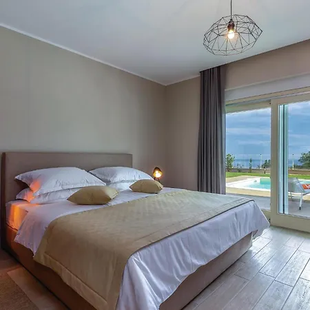 In With Sauna بيت للعطل *